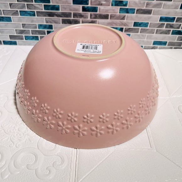 Le Creuset Large Fleur Multi Bowl (Sugar Pink) - Picture 6 of 7